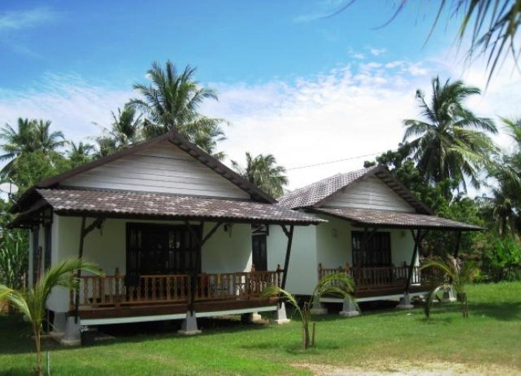 Bohok Guesthouse Pantai Cenang (Langkawi) Exterior photo